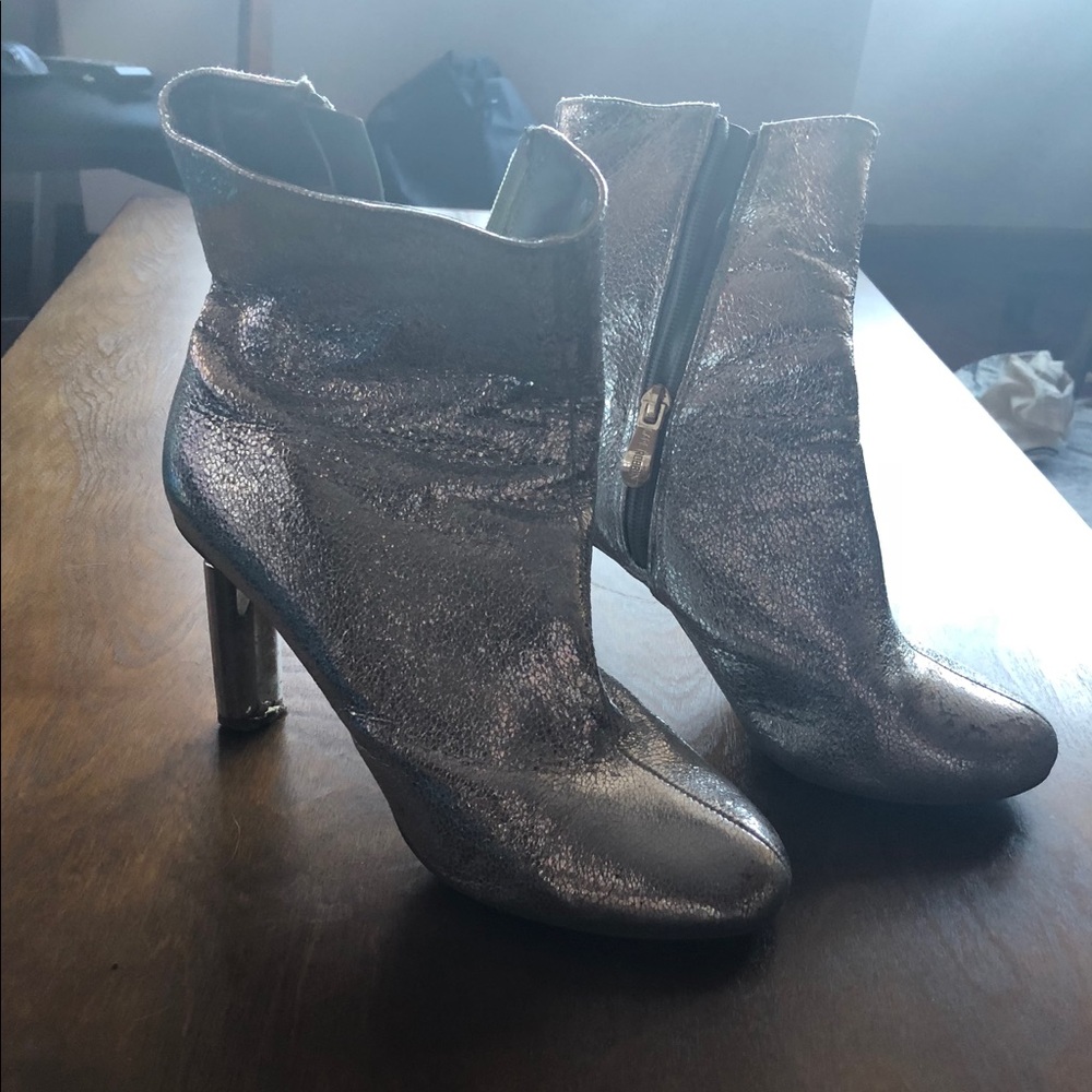 Moon Boots Size 8